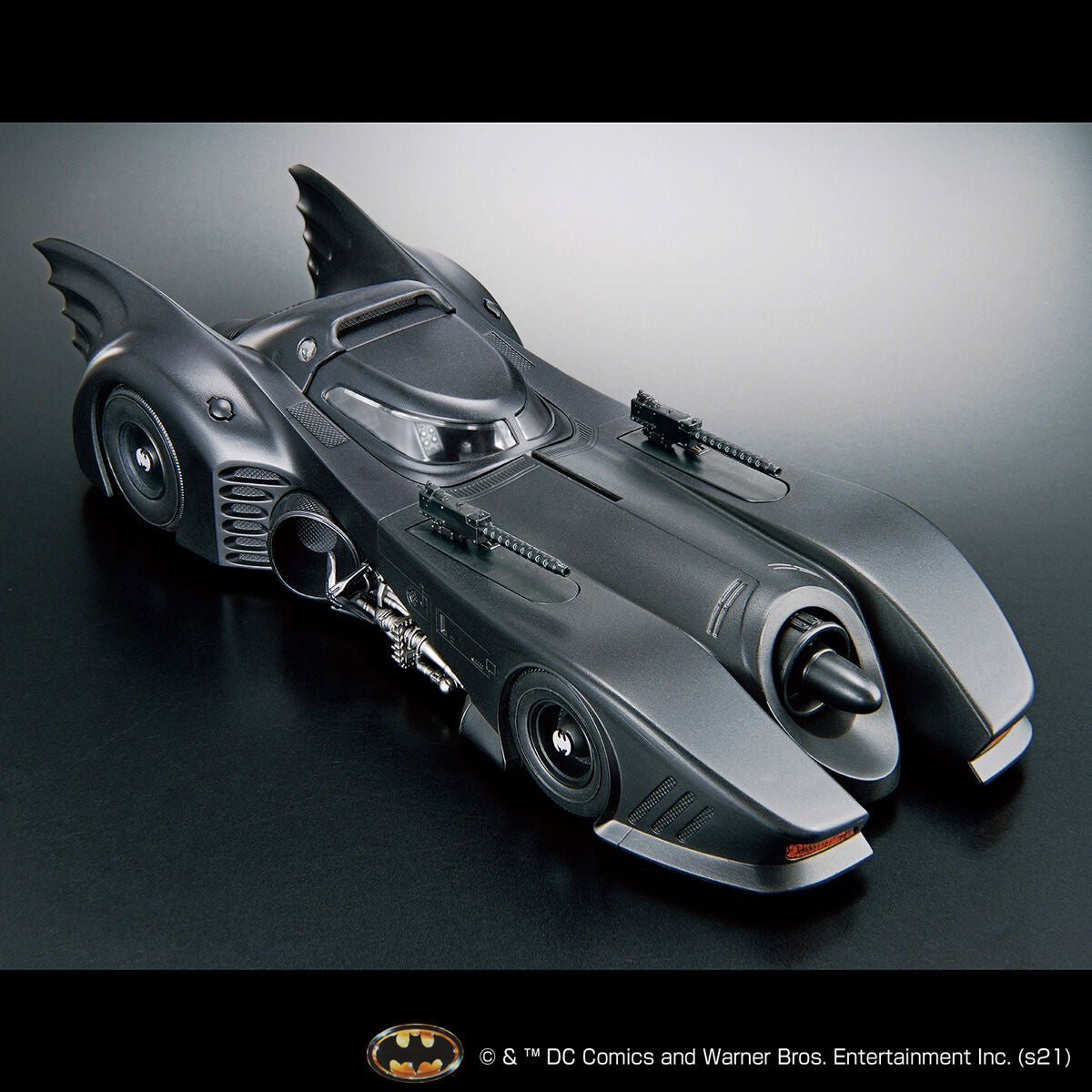 BATMAN 1989 BATMOBILE 1/35 MODEL KIT
