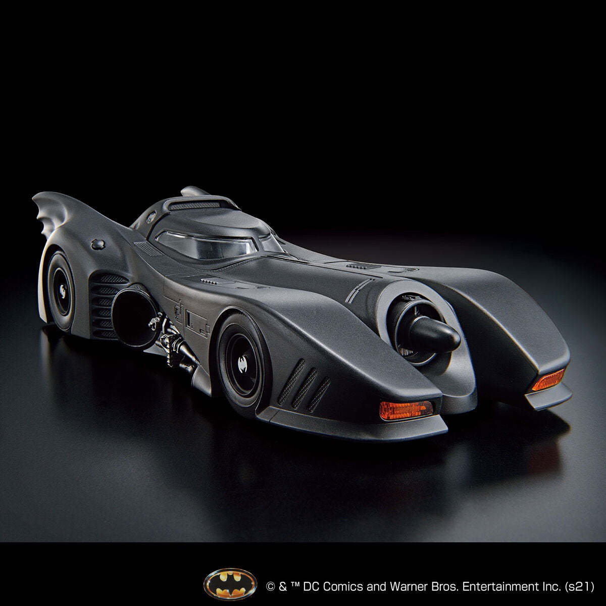BATMAN 1989 BATMOBILE 1/35 MODEL KIT