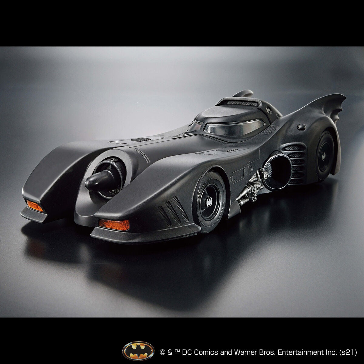 BATMAN 1989 BATMOBILE 1/35 MODEL KIT