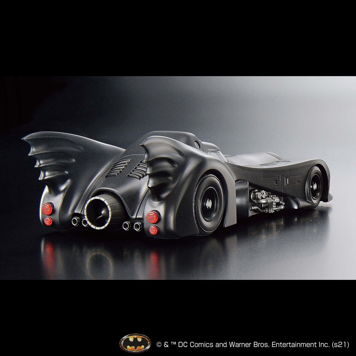 BATMAN 1989 BATMOBILE 1/35 MODEL KIT