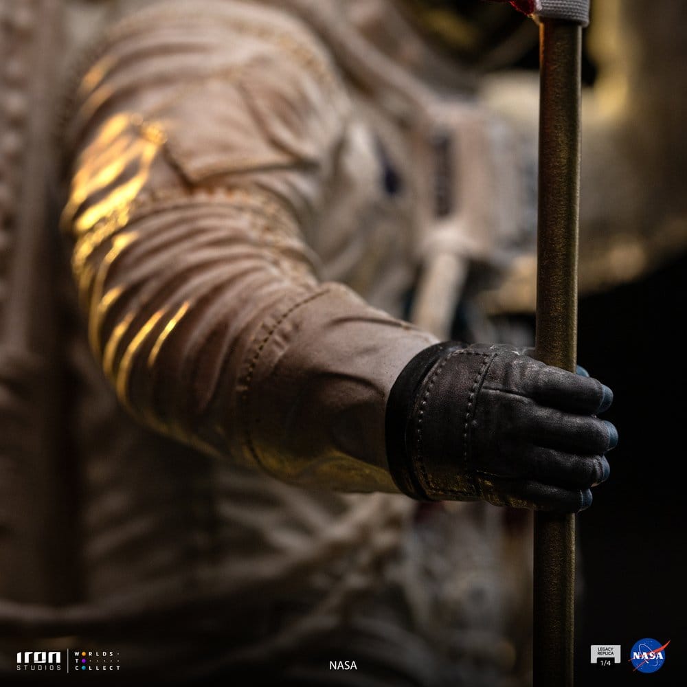 NASA Legacy Replica Statue 1/4 Apollo 11 Astronaut 58 cm