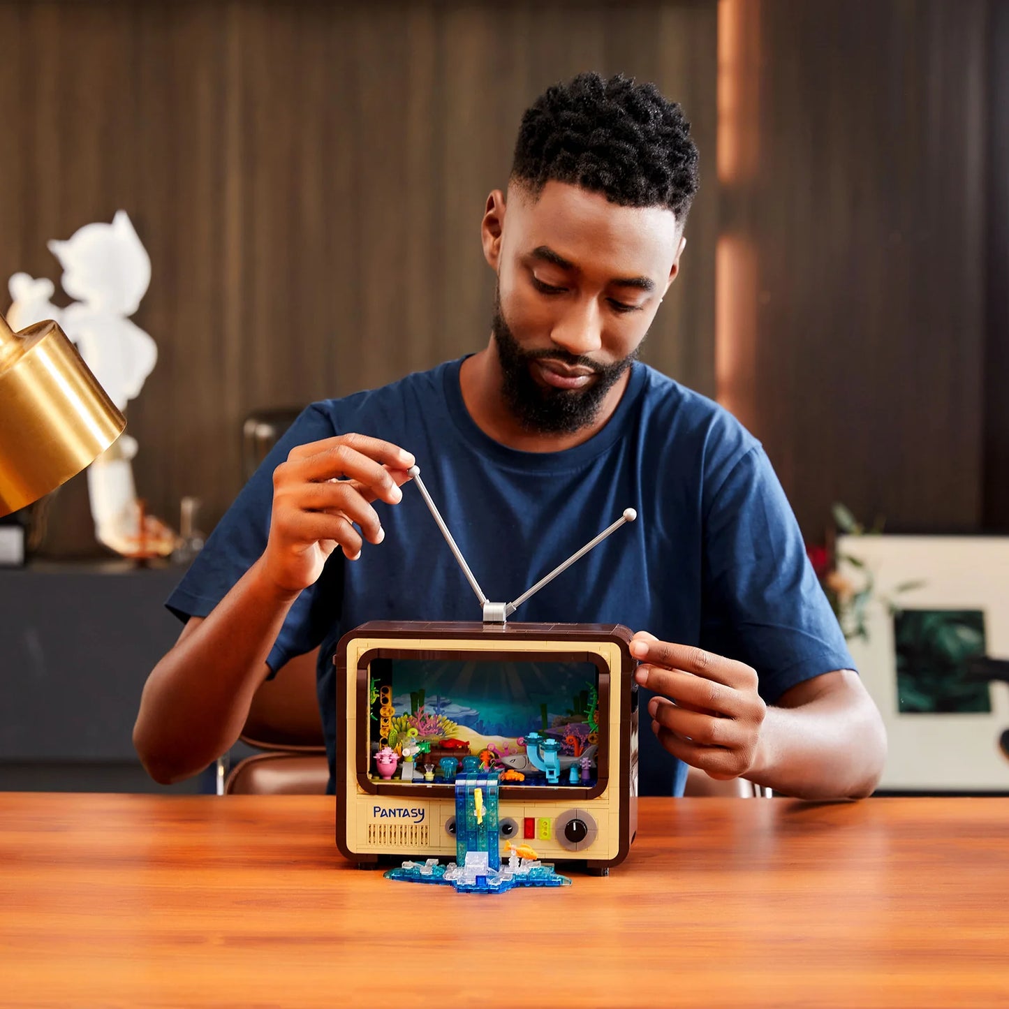 Joyside Series Pantasy Retro 1960S Television 25cm