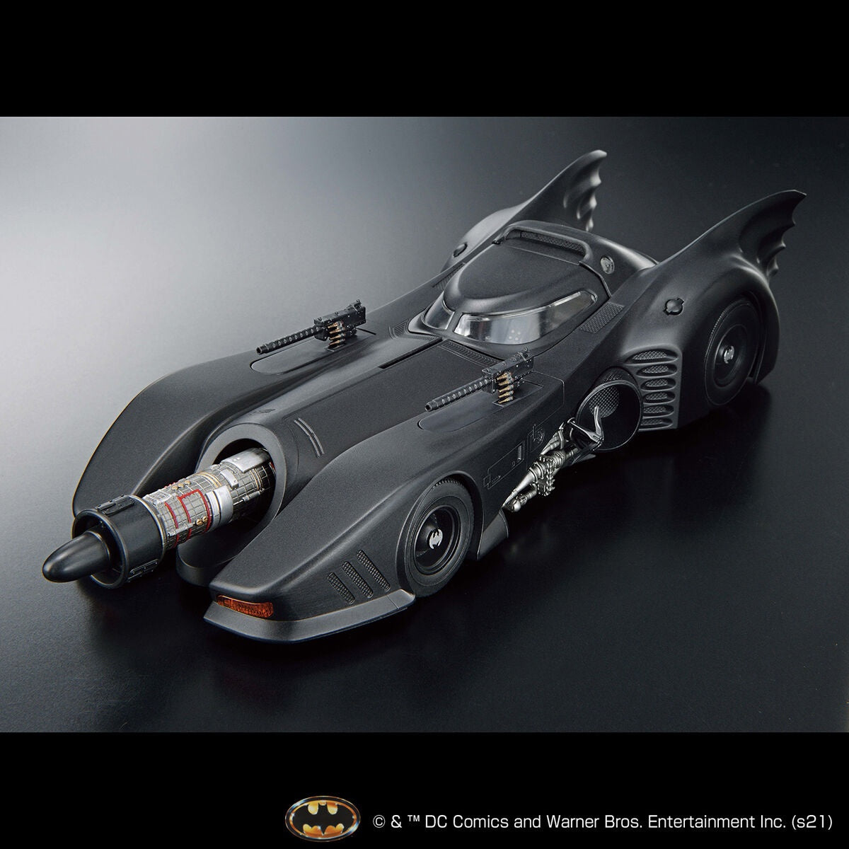 BATMAN 1989 BATMOBILE 1/35 MODEL KIT
