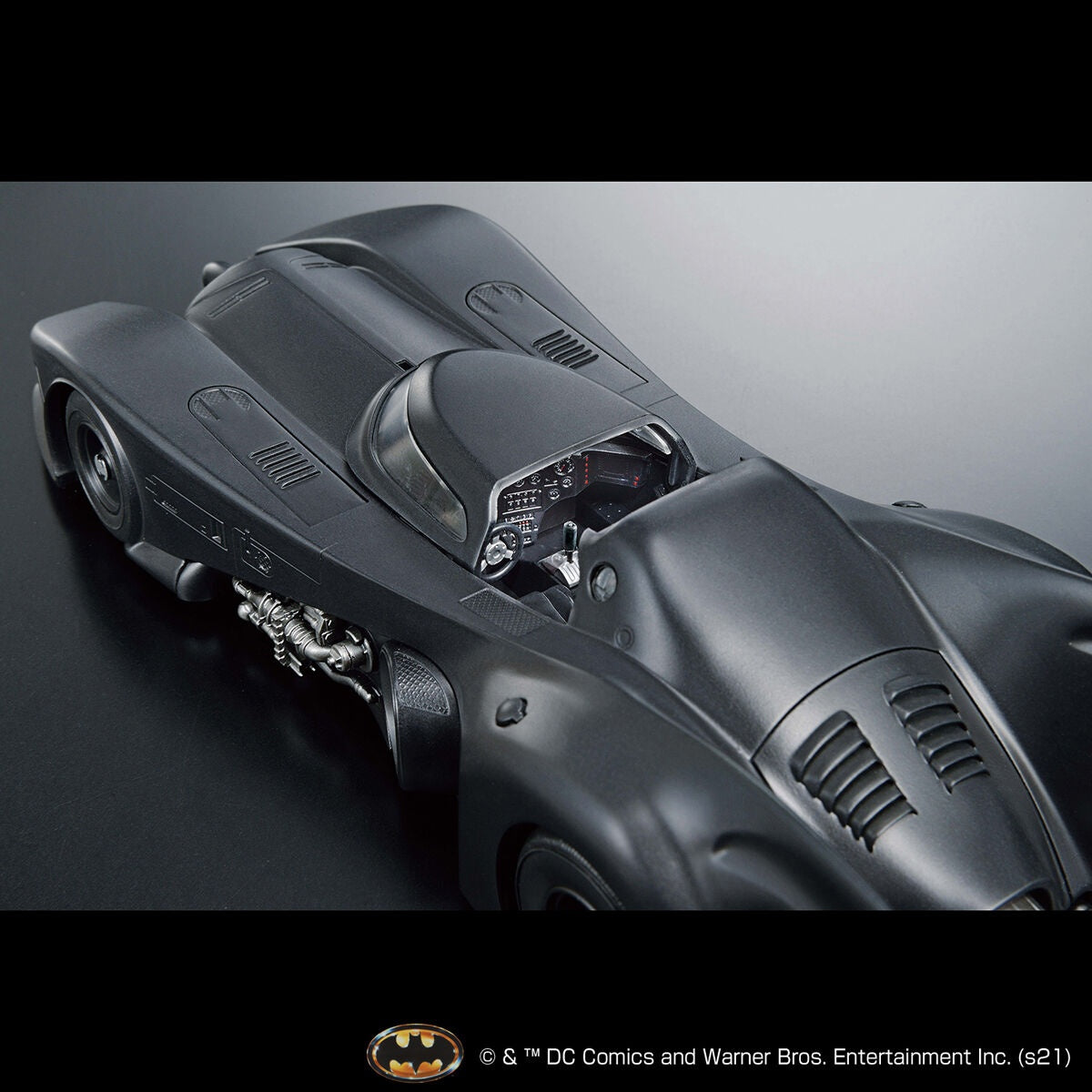 BATMAN 1989 BATMOBILE 1/35 MODEL KIT