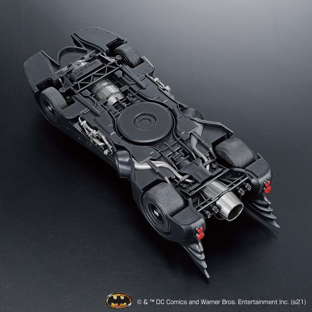 BATMAN 1989 BATMOBILE 1/35 MODEL KIT