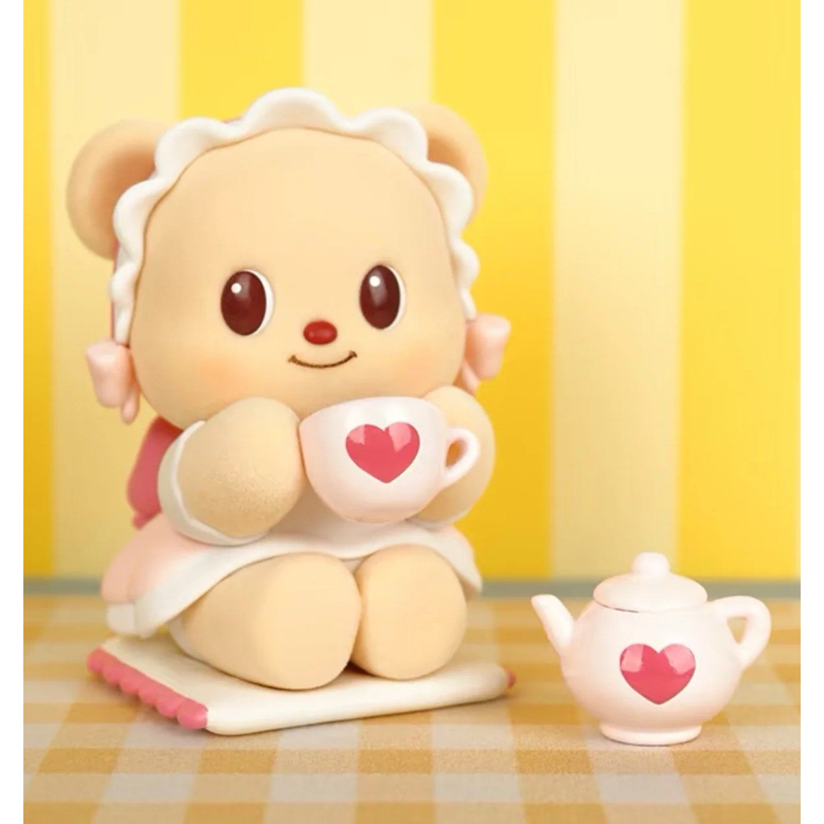 LEISURE TIME - DISPLAY OF 6 SOFT TOYS 10CM - MYSTERY BOX