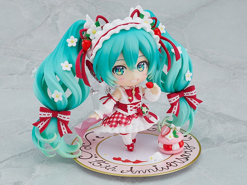 Nendoroid Hatsune Miku: 15th Anniversary Ver.