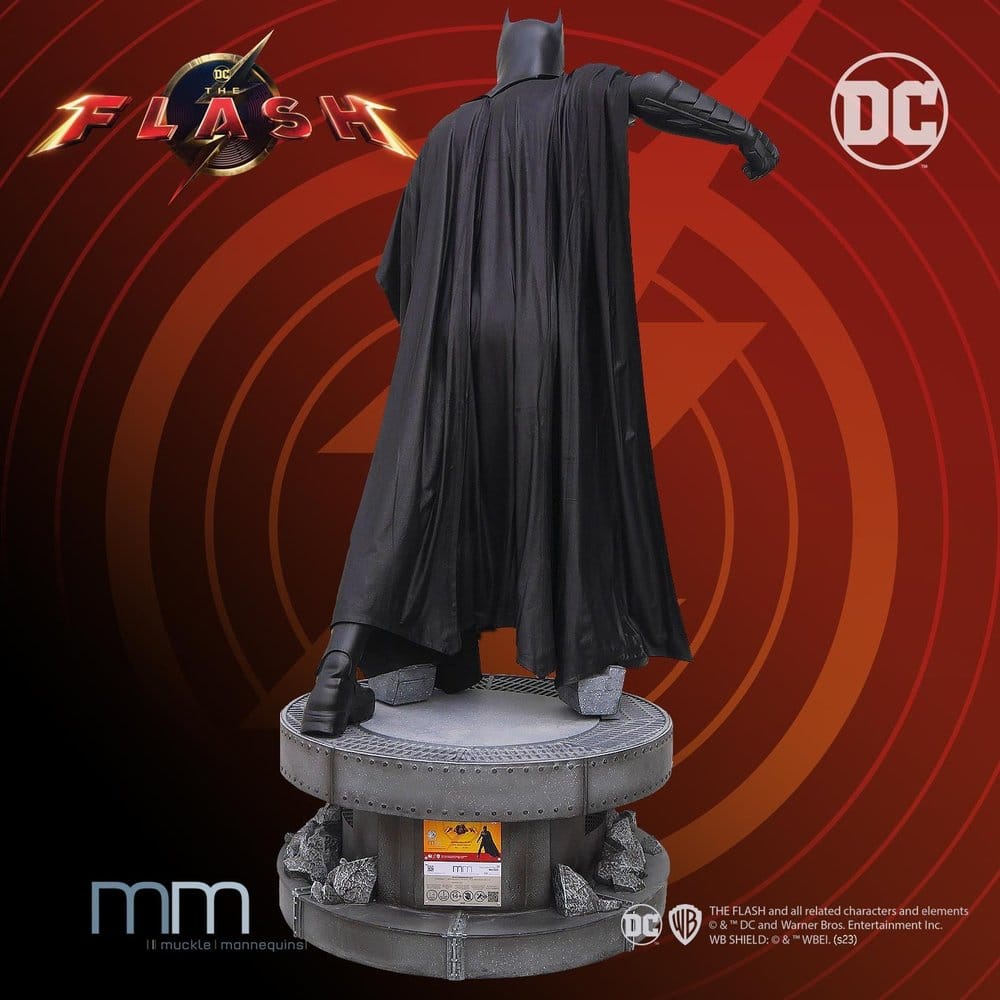 The Flash Life-Size Statue Batman Keaton 228 cm